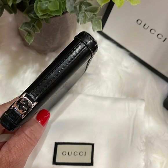 AUTHENTIC GUCCI LEATHER WALLET - Picture 4 of 16